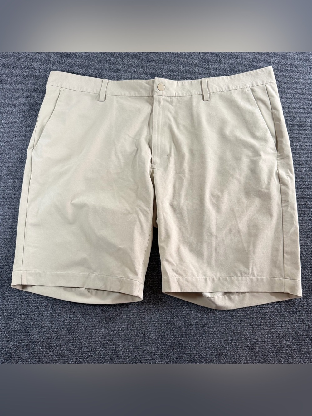 Cutter & Buck Shorts Mens 42 Tan Khaki Outdoors Golf Performance Active Casual